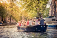 Huur per persoon: Poetry on a Boat | Amsterdam