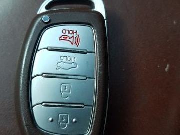 Selling with online payment: 2015 Hyundai Sonata - Key Remote