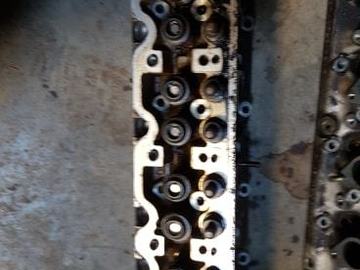 Selling with online payment: 1980 to 1985 Mercedes 380SL - Cylinder Head