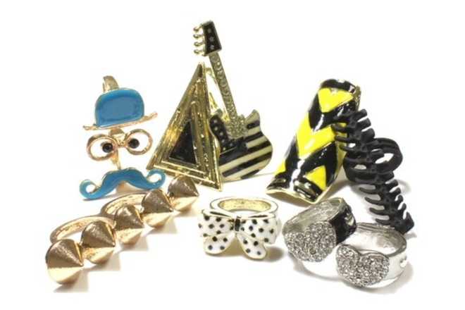 (1,047 Piece) Stylish Rings For Women - Fashion Jewelry Lot