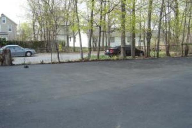  Babylon NY, Parking Across From the LIRR Train Station
