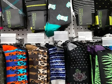 Comprar ahora: 100 Pairs of Designer Men's Socks $700+ Retail 