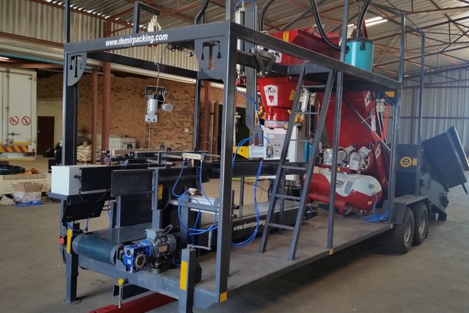 Maize Corn Silage Tmr Compact Packing Machine