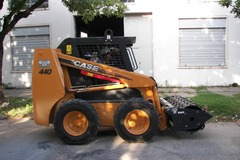 En alquiler: Alquilo minicargadora con accesorios