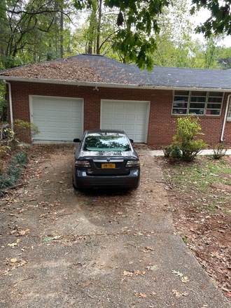 Atlanta GA, Two Car Garage & Drive for Long term Airport Parking.