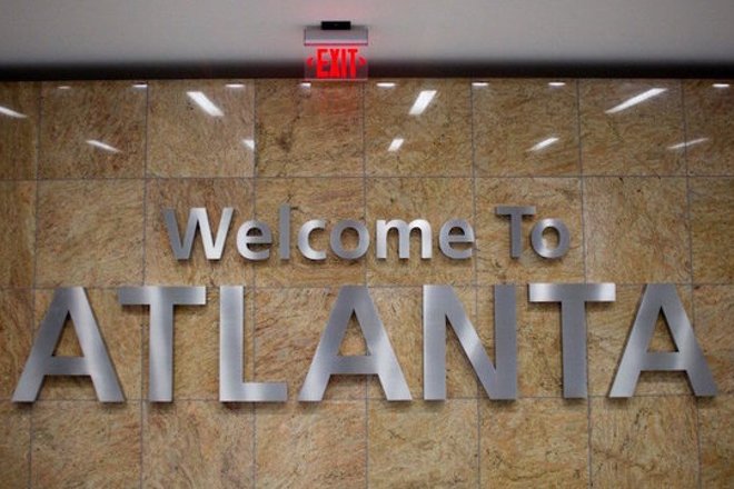 Atlanta GA, Two Car Garage & Drive for Long term Airport Parking.