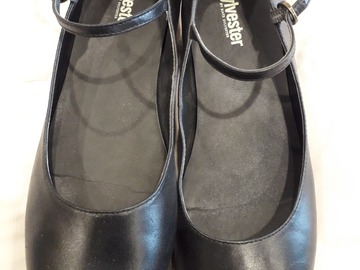 Selling: Black leather brogues (SOLD)