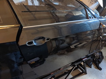 Selling with online payment: BMW E92 black sapphire metallic doors 