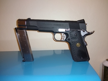 Selling: Socom 1911 punisher with one mag