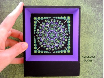 Vente au détail: Dot mandala peinture peinte a la main aux couleurs noir et vert