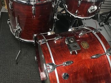 Selling with online payment: Gretsch 1979 / 1980 badge drum set all original