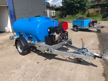 Weekly Equipment Rental: Towable pressure washer water bowser 