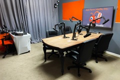 Rent Podcast Studio: Ant Farm Media Podcast Studio