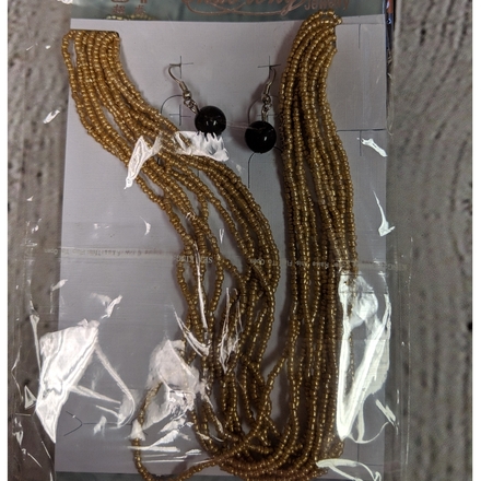 Assortment of NEW jewelry 320 pieces