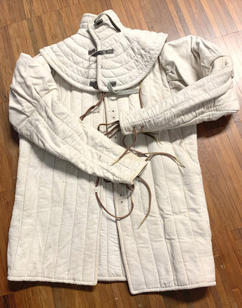 Gambeson + Halsschutz, SCHAUKAMPFTAUGLICH