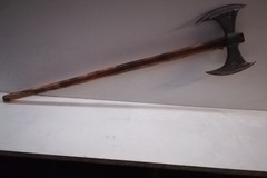Verkaufen mit Widerrufsrecht (Gewerblicher Anbieter): Ascia celtica a doppia penna in ferro forgiato a mano. 