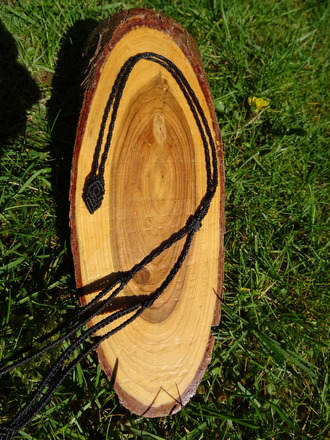 schwarze Halskette mit Obsidian in Makramee geknotet, Unikat