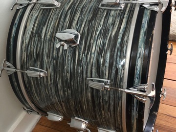 Selling with online payment: 20” 1960-63 Ludwig Blue Oyster Pearl Bass Drum