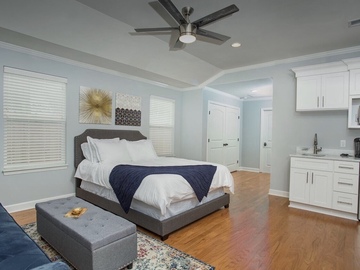 Link In Description : 4 bed/3 bath house in the heart of Nashville 