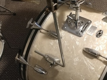 Selling with online payment: Slingerland 1960's vintage drum set