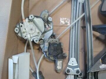 Selling with online payment: 2006 Jeep Libery - Rear Window Regulator+Motor
