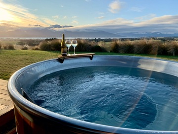 Book on LiveLocal or Other Platforms: Fiordland Eco-Retreat ☆ Hot Tub ☆ Panoramic Views ☆ 3 Bedrooms