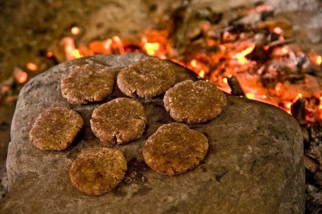 An Early Meal - A Viking Age Cookbook & Culinary Odyssey