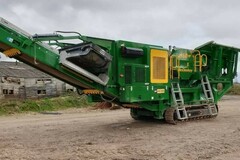 Renting out equipment (w/ operator): MCCLOSKEY J40