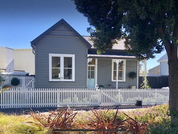 Book on LiveLocal or Other Platforms: Napier Stunning Cottage