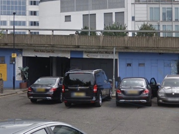Daily Rentals: London Massive Garage Available For Parking, 100% Secure, Safe