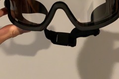 Selling: Vest, goggles, face mask +
