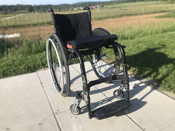 Selling with online payment: KÜSCHALL CHAMPION FOLDING WHEELCHAIR