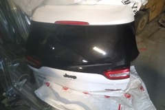 Selling with online payment: 2016 JEEP CHEROKEE Tailgate