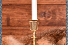 Sælger med angreretten (kommerciel sælger): Medieval messing lysestake