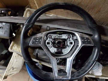 Selling with online payment: 2012 Mercedes C Class - Steering Wheel