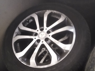 Selling with online payment: Mercedes GLE - 19" Rims and Tires