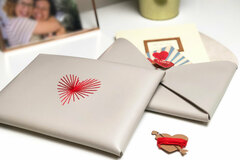 : Stitch Heart Strings Envelope Pouch