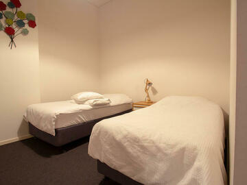 Renting out:  Melbourne VIC , Fully furnished In Great CBD Location 