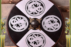 Vendita con diritto di recesso (venditore commerciale): Viking Wooden Shield with Norse griffon motif