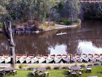 Walk-in: Riverside beauty by the boathouse for 10+ | Fairfield Boathouse