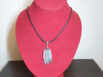 Vente au détail: collier transparent corail bleu