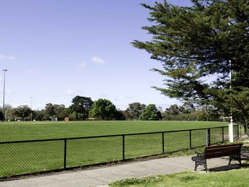 Walk-in: Work in the leafy suburb of Caulfield for 1-8 | EE Gunn Reserve 