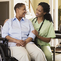 Atendimento domiciliar: Saúde e Vida Home Care - Serviço de cuidador de idosos