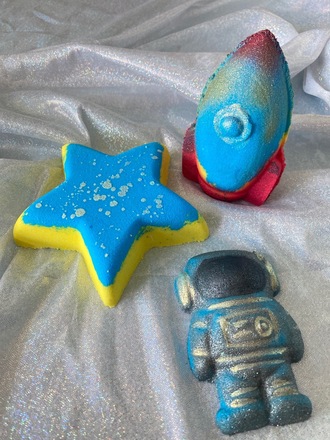 Space Theme Bath Bomb Set ( 3 bath bombs) - Qraftie