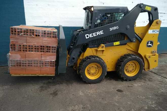 Alquilo Minicargadora John Deere 318G