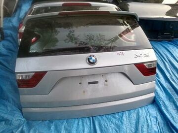 Selling with online payment: 2004 to 2010 BMW X3 - Tailgate