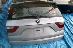 Selling with online payment: 2004 to 2010 BMW X3 - Tailgate