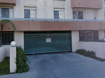 Monthly Rentals (Owner approval required): Los Angeles CA, Ventura Blvd Two Tandem Spots With Remote Access 