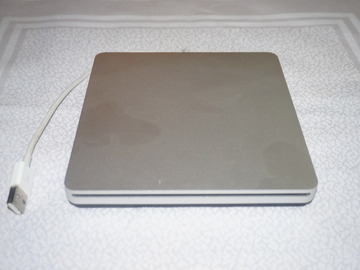 Troc: Lecteur de disque pour Macbok air ou pro - Apple