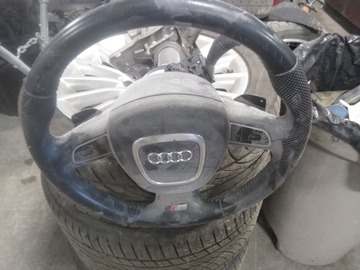 Selling with online payment: 2011 Audi Q5 - Steering Wheel